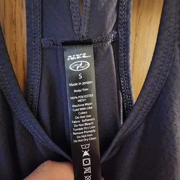 Guc N.Y.L. athletic top sz small - Picture 3 of 3